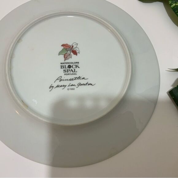 2 Block Spal 8"  Plate Poinsettia Christmas Mary Lou Goertzen - Picture 7 of 7